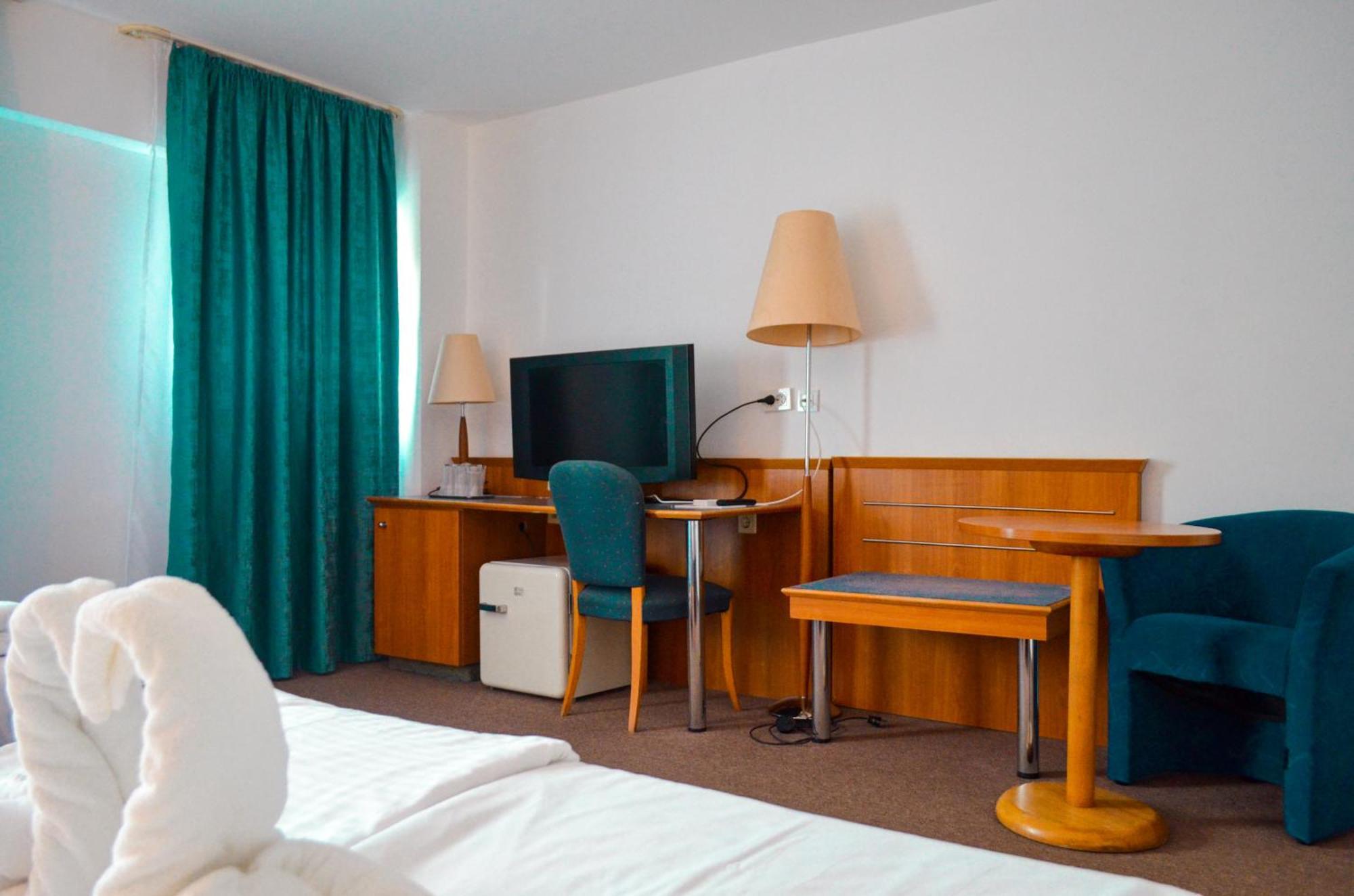 Hotel Atlantic 科斯蒂内什蒂 外观 照片