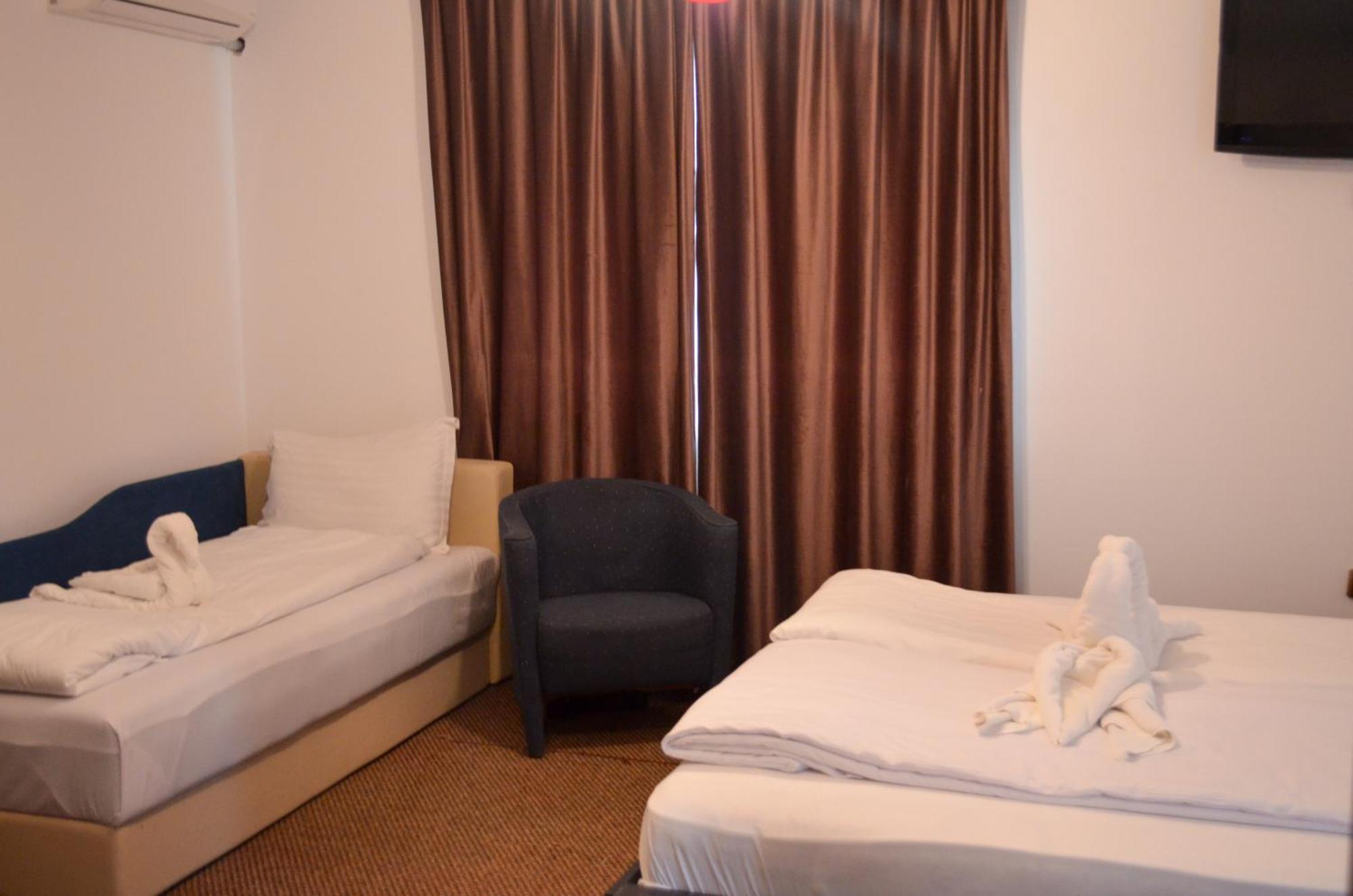 Hotel Atlantic 科斯蒂内什蒂 外观 照片