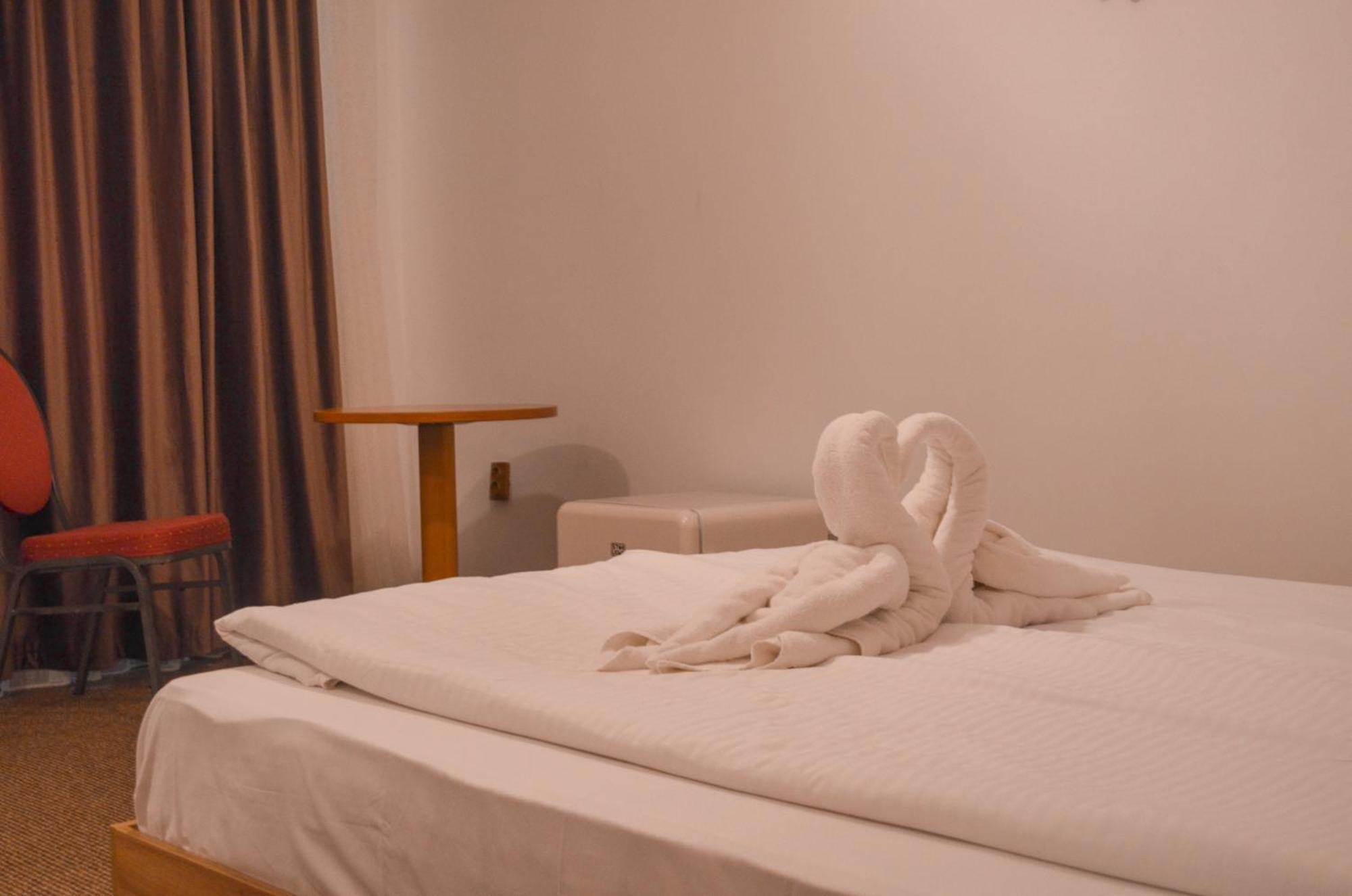 Hotel Atlantic 科斯蒂内什蒂 外观 照片