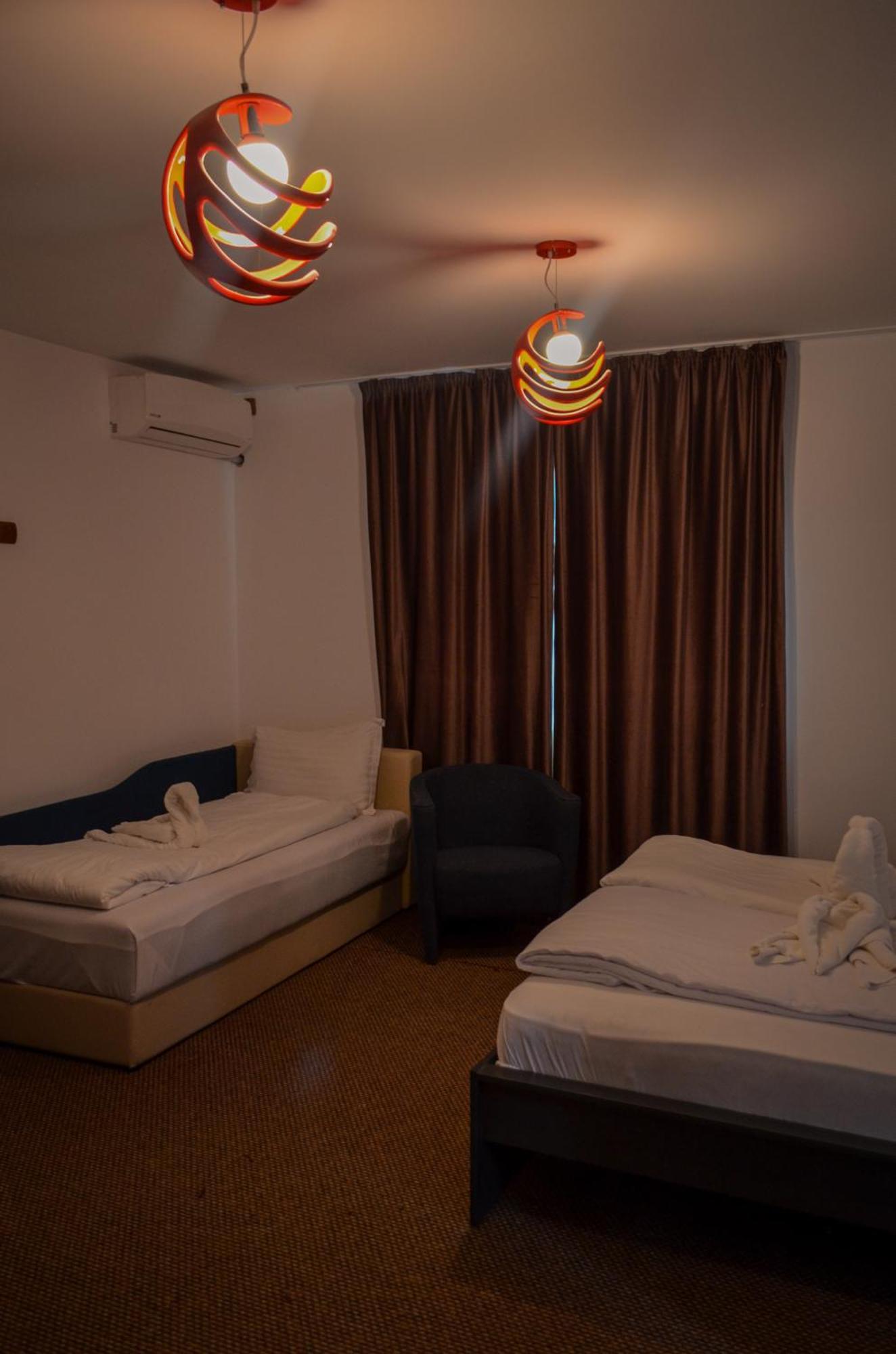 Hotel Atlantic 科斯蒂内什蒂 外观 照片