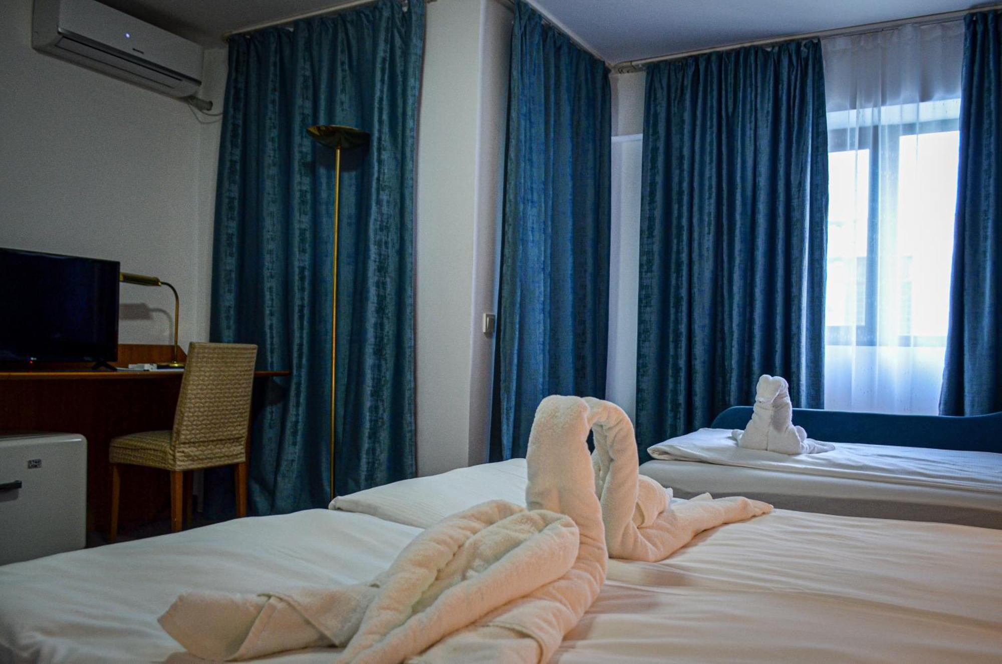 Hotel Atlantic 科斯蒂内什蒂 外观 照片