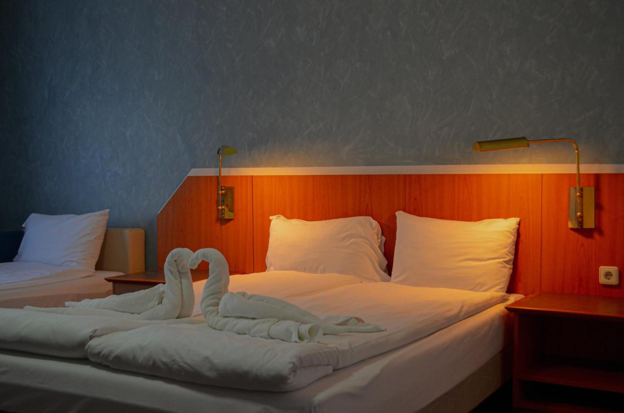 Hotel Atlantic 科斯蒂内什蒂 外观 照片