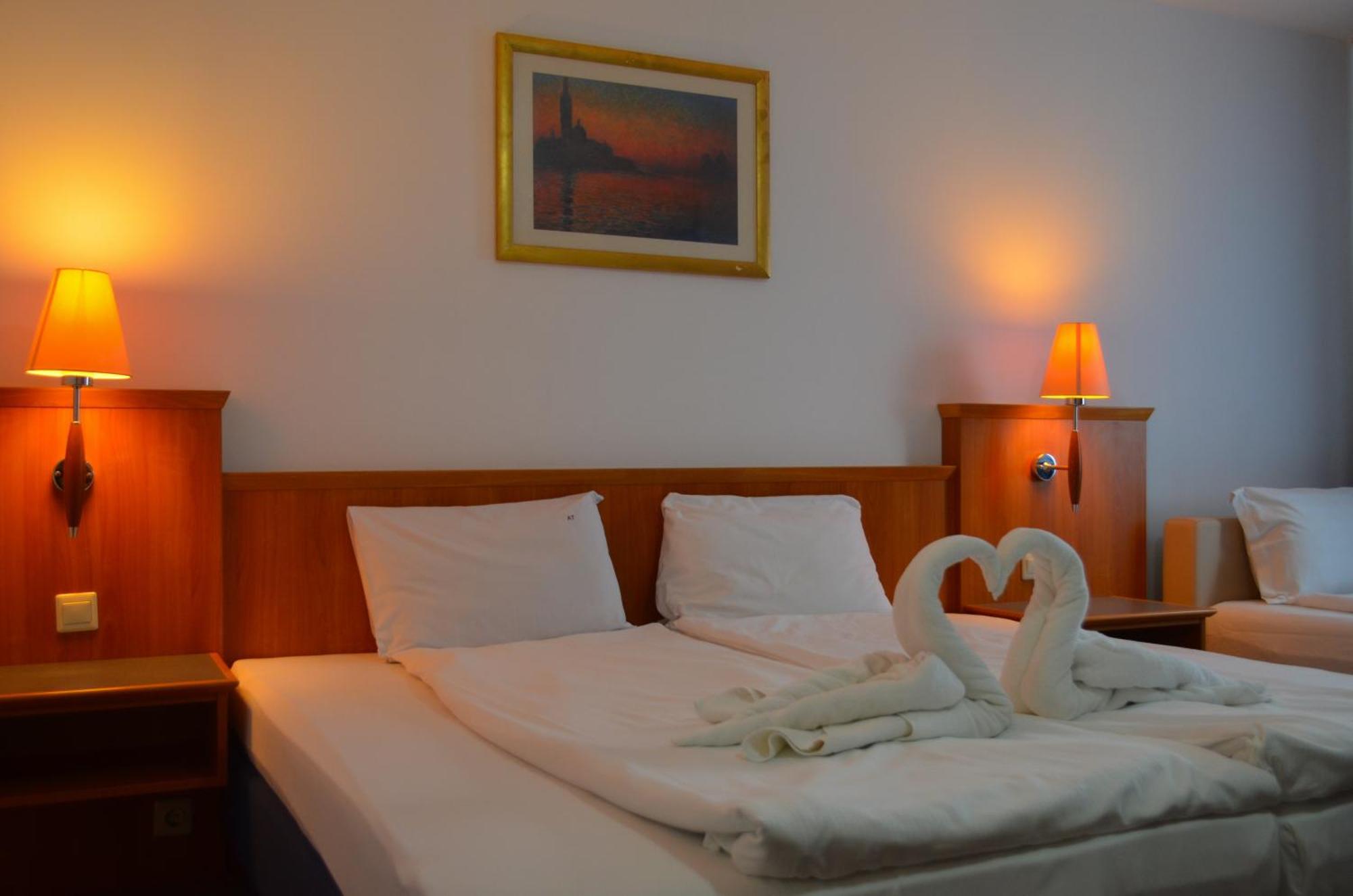 Hotel Atlantic 科斯蒂内什蒂 外观 照片